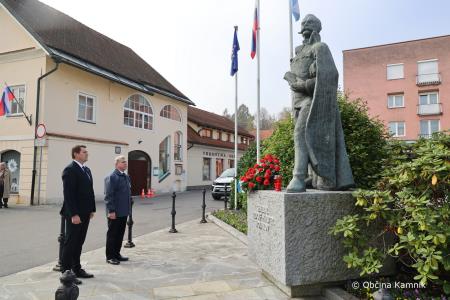 Ob 1. novembru smo se s polaganjem cvetja poklonili žrtvam vojn (5)